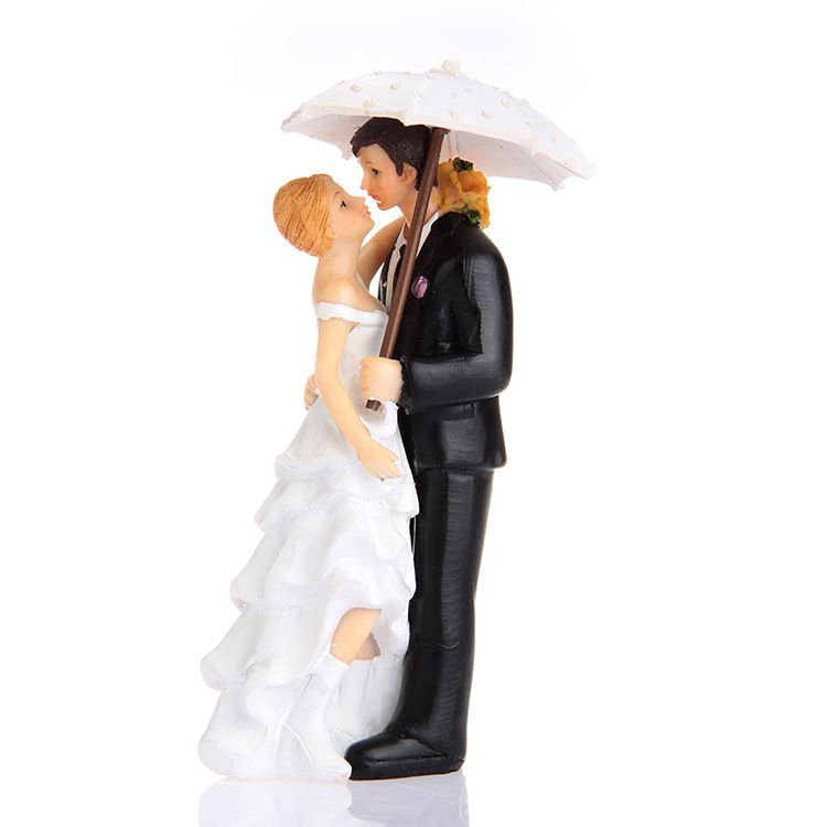 Kissing Under The Umbrella \ Romantic Wedding Cake Topper Bride - 750x750 - jpeg Romantic Wedding Cake Toppers