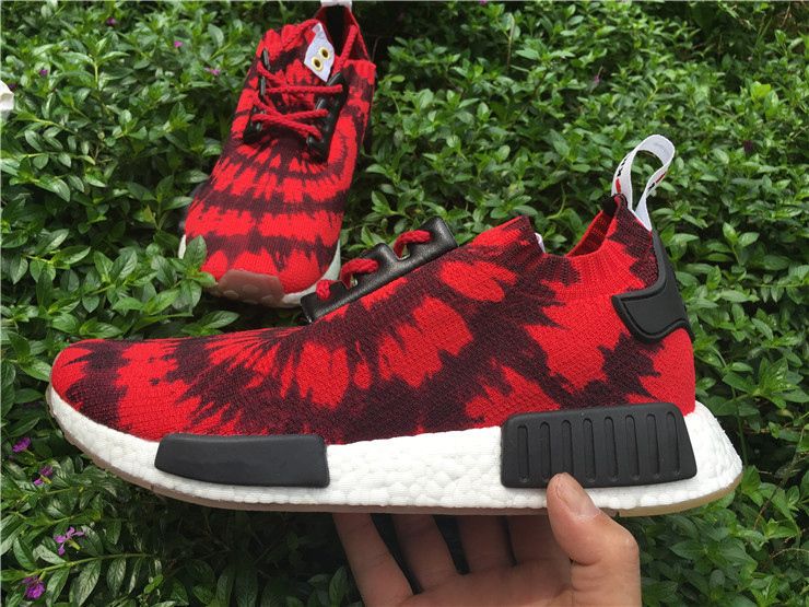Großhandel Mode Consortium Großhandel NMD R1 Nizza Kicks Nomad Red Primeknit Schuhe Scarpe Kanye West Herren NMD R1 PK Nizza Kicks X RED GUM AQ4791 Großhandel Mode Consortium Großhandel NMD R1 Nizza Kicks Nomad Red Primeknit Schuhe Scarpe Kanye West Herren NMD R1 PK Nizza Kicks X RED GUM AQ4791