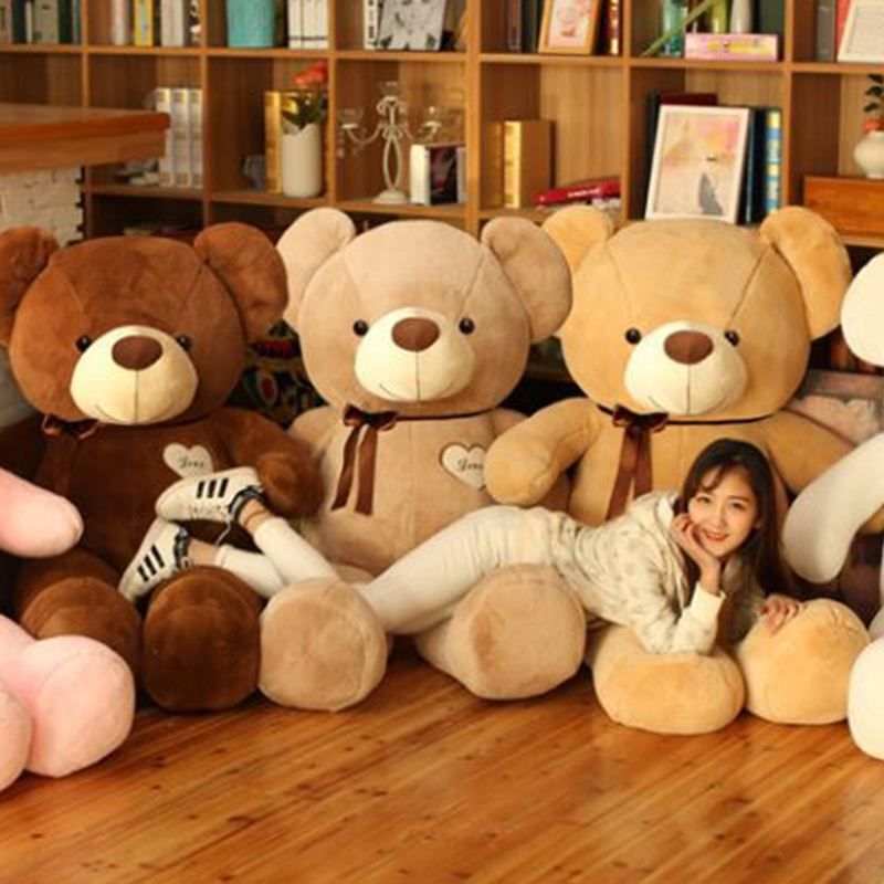 very large teddy bear