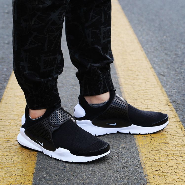 petite chaussure blanche homme