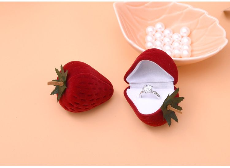 Details about   Cute Strawberry Shape Jewelry Box Ring Earring Gift Cases Fruit Storage KV