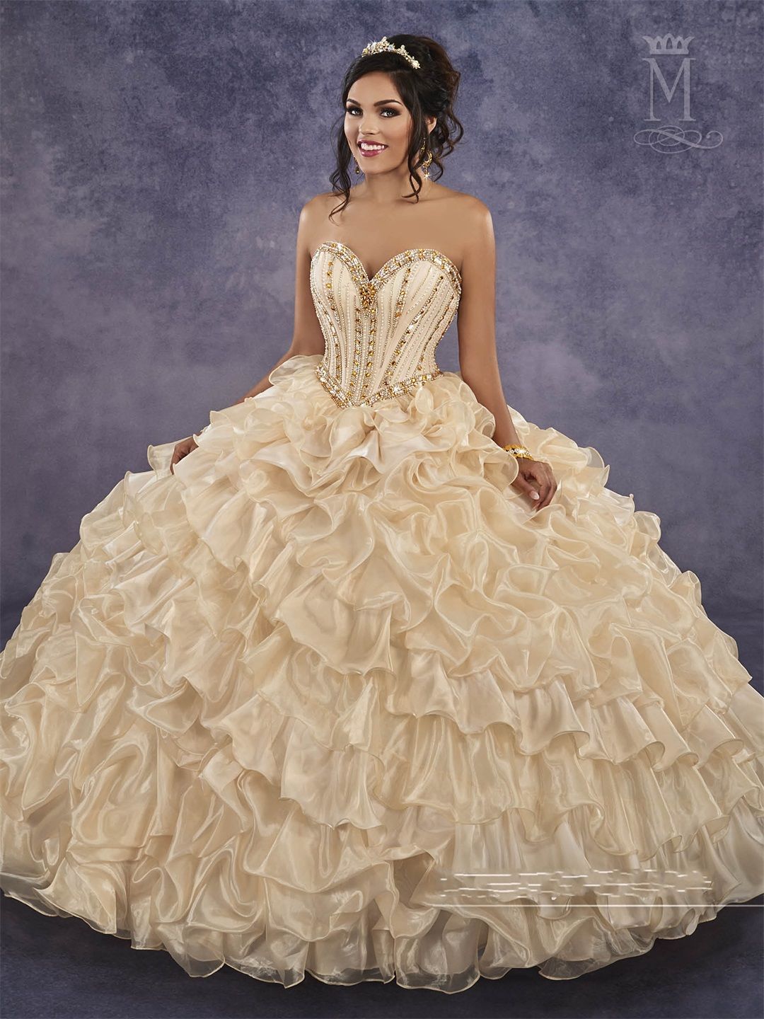 vestido de debutante cor champanhe