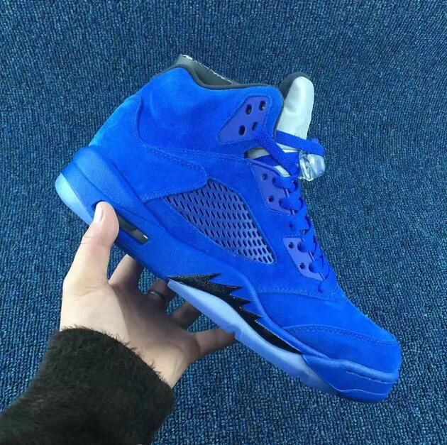 tenis de basquete azul