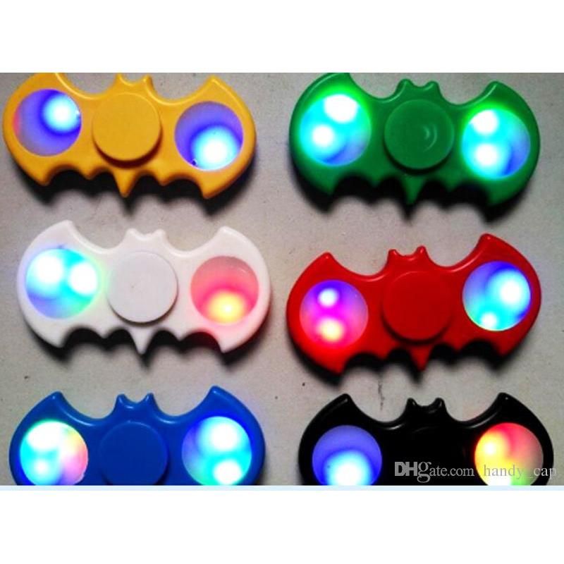 Luz LED Quente Batman Fidget Spinners Bateria Substituível Luminous  Fingertips Torqbar Camo Mão Tri Spinner Bat EDC Brinquedos De Descompressão  Por DHL De $13,15 | DHgate