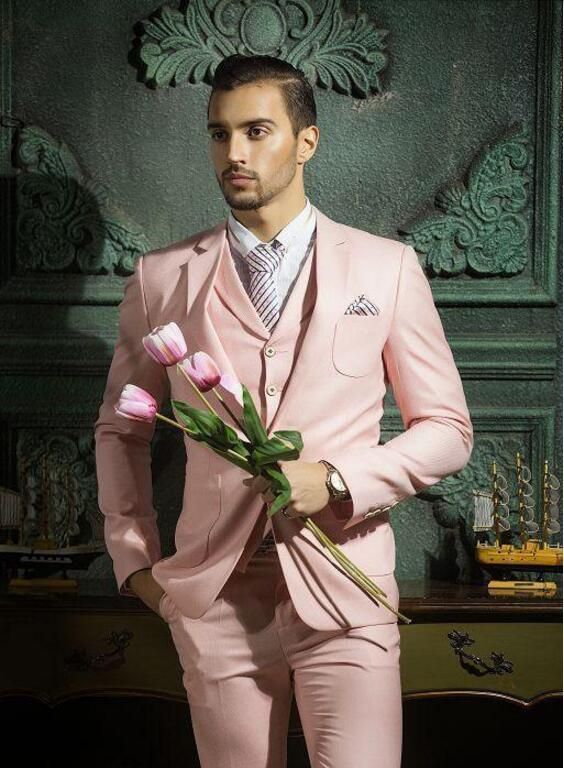 Nuevos trajes de diseño para hombres Trajes de novios color rosa con solapa con