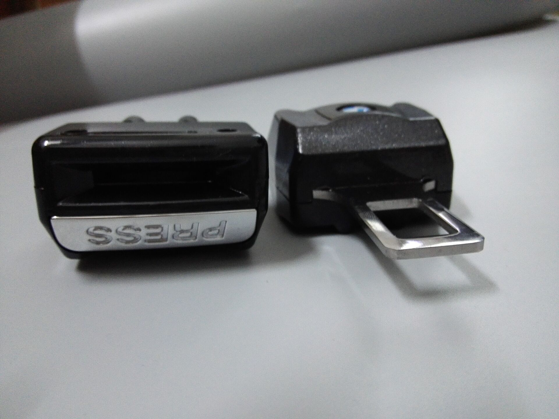 corolla seat belt buckle