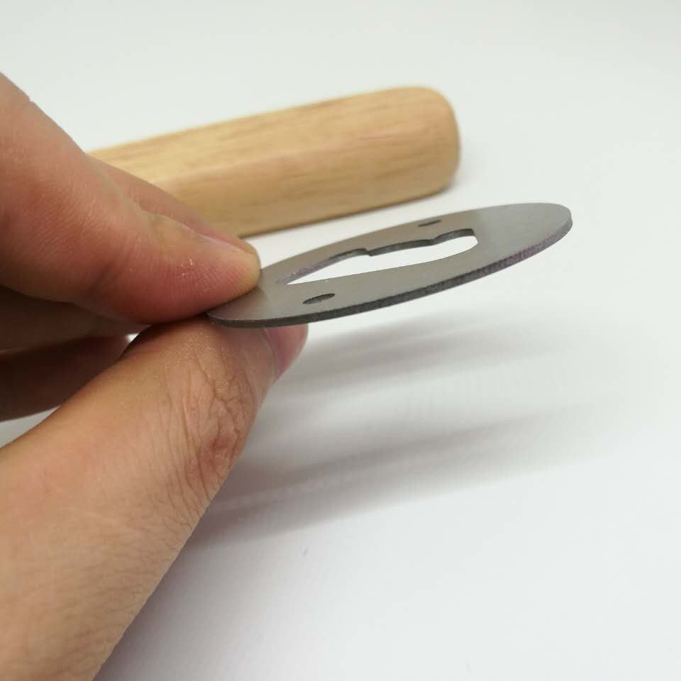 Круглая открывашка для бутылок. Чертеж открывашки для пива. 1520 открывалка лак. Лайтрум 2022. Opening inserting.