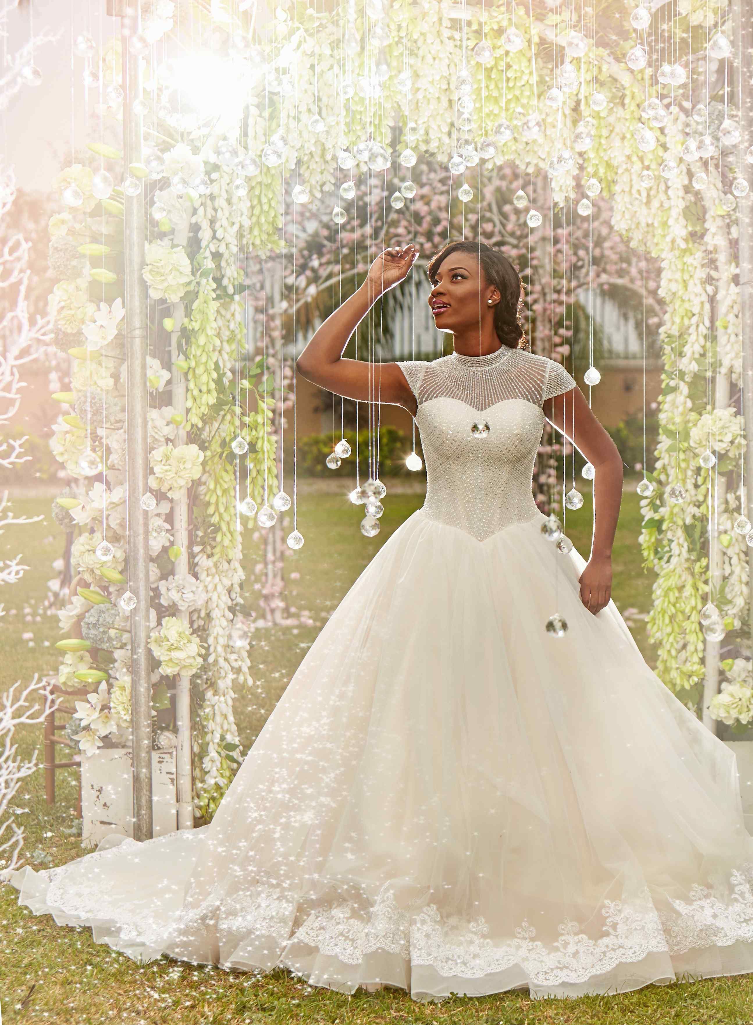 High Neck Ball Gown Wedding Dresses Beaded Pearls 2018 Short