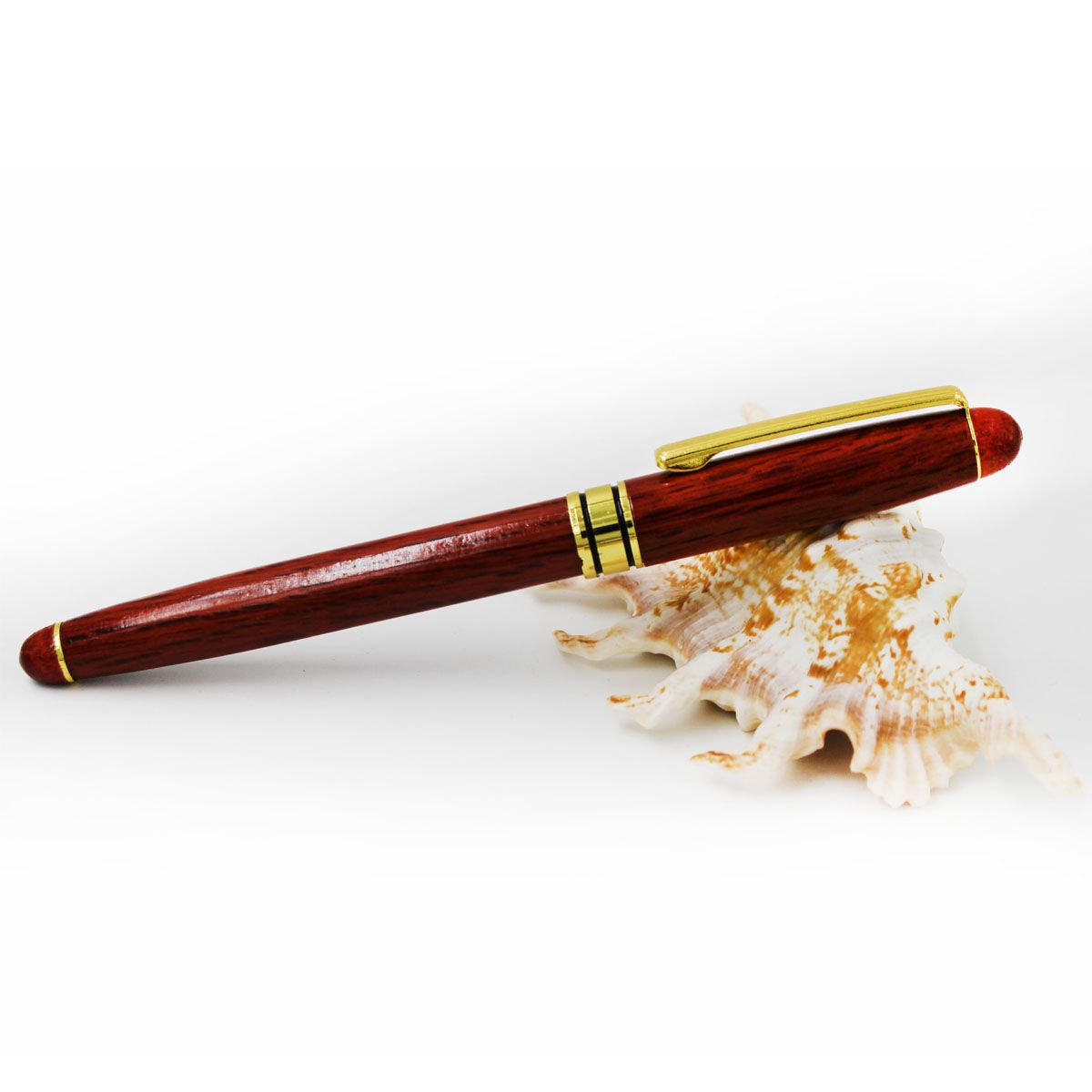 Penna di legno in legno rosso