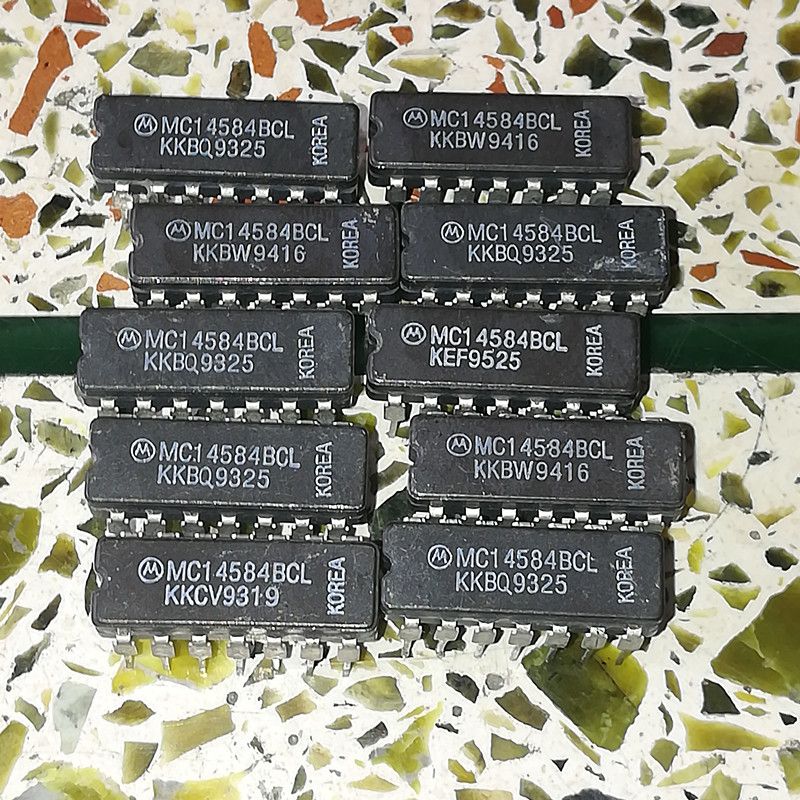 2021 MC14584BCL . MC14584BAL / CD4584BF , Integrated Circuits ICs