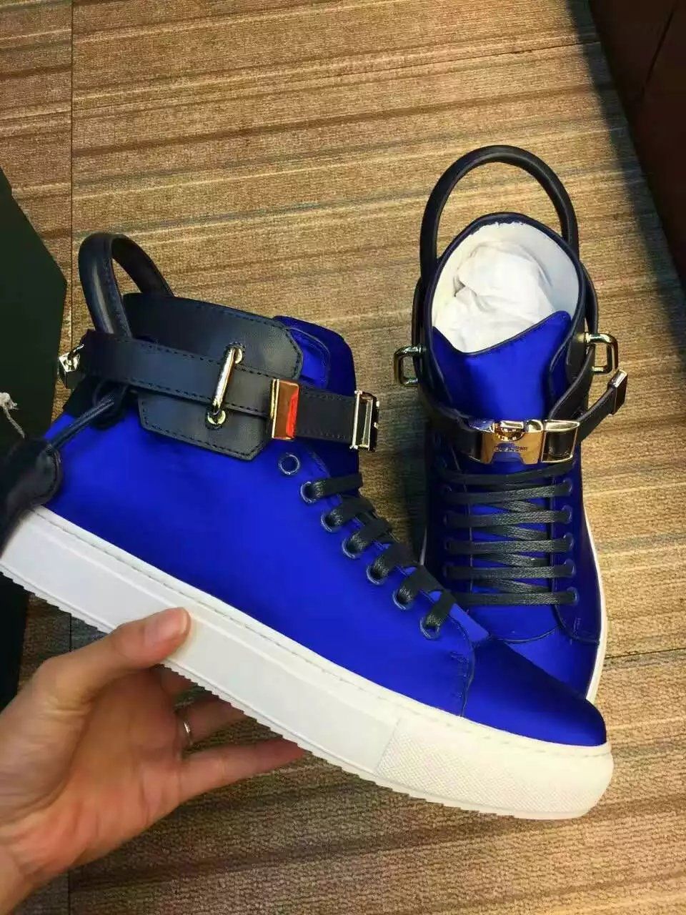 branded shoes in cheap price