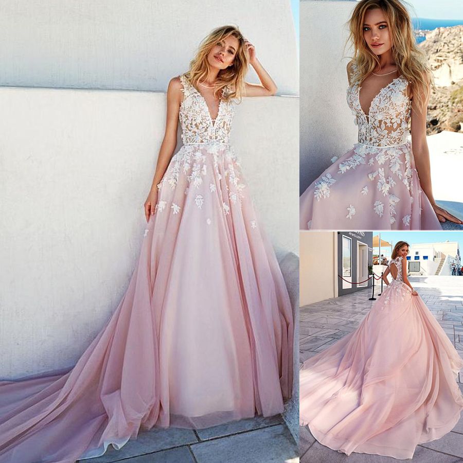 Großhandel Romantische Tüll V Ausschnitt Ausschnitt A Linie Ballkleider Mit 18D Wulstige Handgemachte Blumen Applikationen Rosa Brautkleider Vestido De