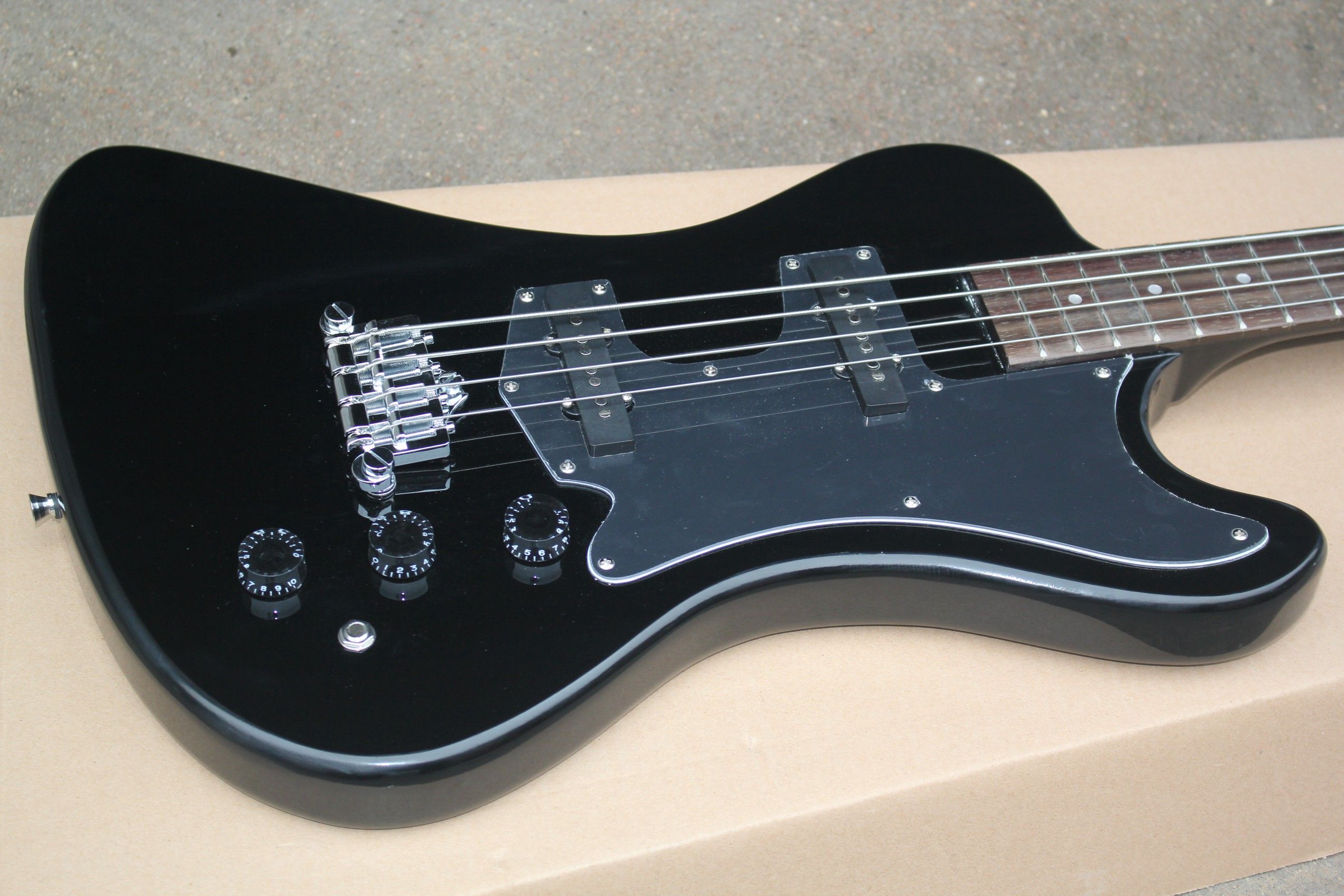 Rare 4 Strings Krist Novoselic Kn Signature Rd Black Electric Bass Guitar Black Pickguard Chrome Hardware Rosewood Fingboard Dot Inlay From Ac Dc 221 3 Dhgate Com Rare 4 Strings Krist Novoselic Kn Signature Rd Black Electric Bass Guitar Black Pickguard Chrome Hardware Rosewood Fingboard Dot Inlay From Ac Dc 221 3 Dhgate Com
