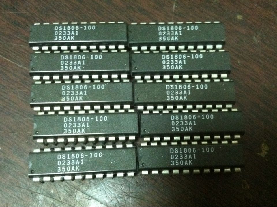 DS1806-100. DS1806, POTENZIOMETRO DIGITALE 100K IC / pacchetto in plastica a due pin in-line 20 pin. PDIP20, componenti integrati per componenti elettronici