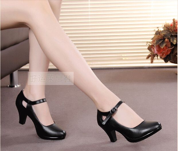 comfortable black pumps for work