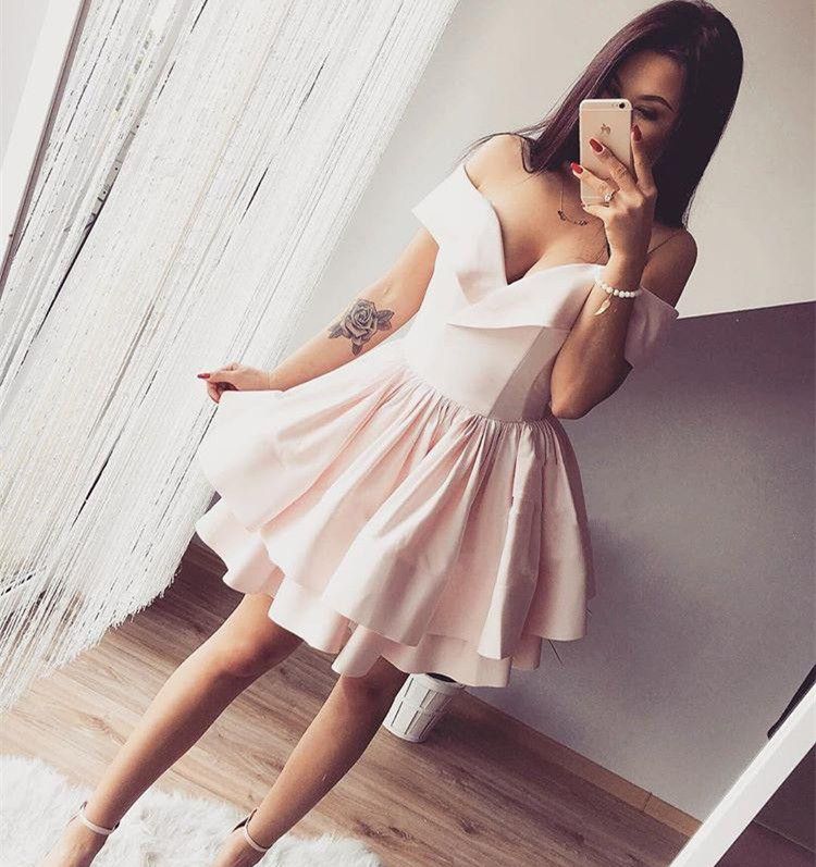 Cute Off Shoulder Pink Short Homecoming Dresses Puffy Skirt Tiered Ruffle A Line Cocktail Party Gowns Custom Made Mini Prom Dress Cheap Short