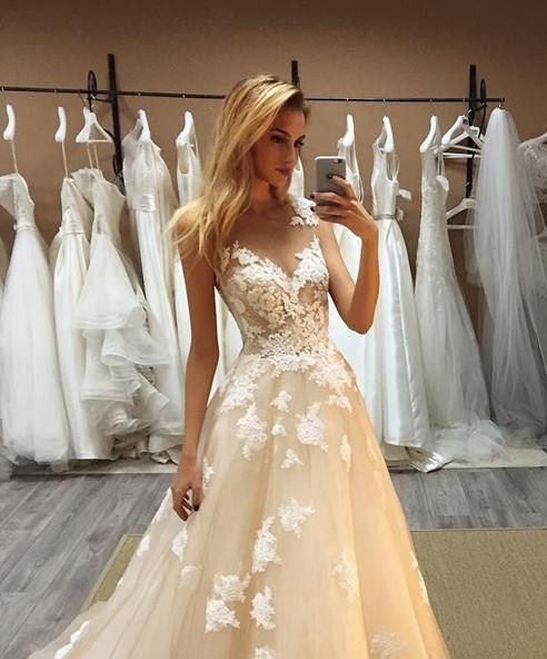 popular wedding dresses 2018