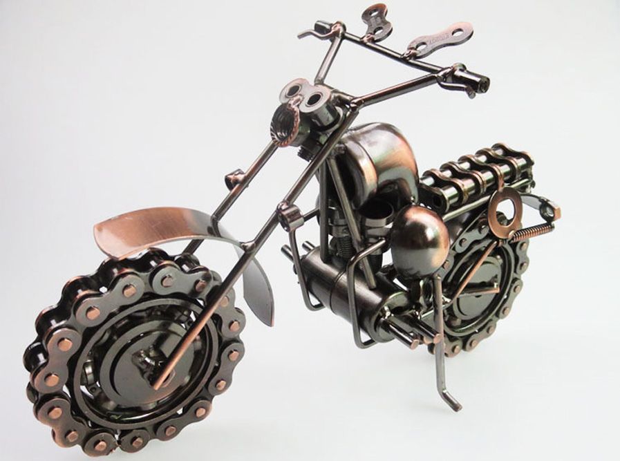 Modelo De Moto De Hierro Retro Hecho A Mano Para La Modelo De Moto De Hierro Retro Hecho A Mano Para La