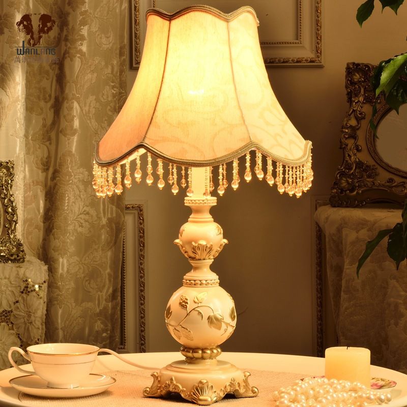 2018 European Fabrics Retro Desk Lamp Table Light Luminaria European Fabrics Retro Desk Lamp Table Light Luminaria Nightstand Fabric Bedroom Shades Bedside Lamps