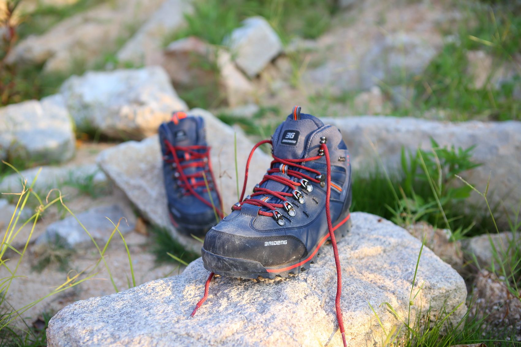 new hiking boots 2022