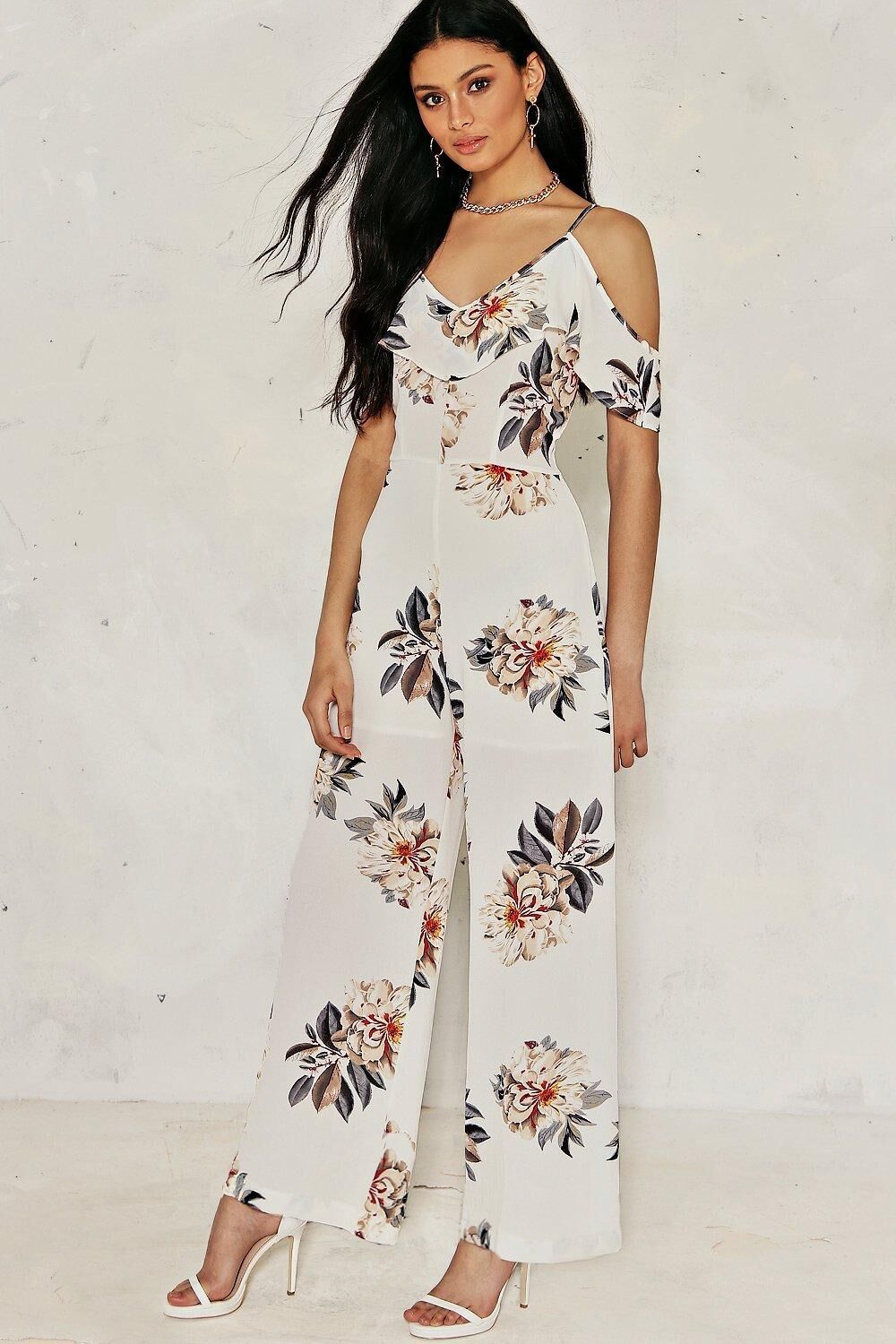 trendy holiday clothes