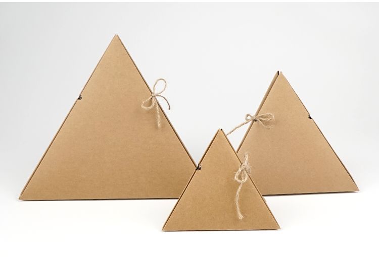 wedding supplies triangle kraft paper gift box new food grade leather packing cases pyramid creative candy hard cardboard box long cardboard boxes triangle box