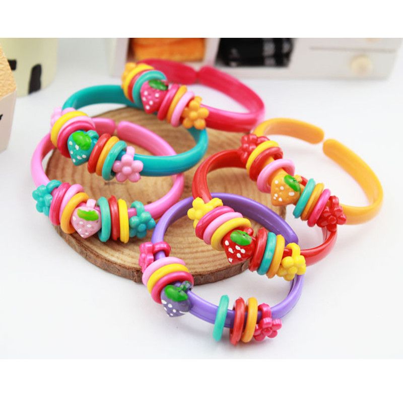 Multi Style Girls cute Plastic Beaded Bracelets Flower Strawberry Beetle Ladybird multicolor bracelets for birthday party Multi Style Girls cute Plastic Beaded Bracelets Flower Strawberry Beetle Ladybird multicolor bracelets for birthday party