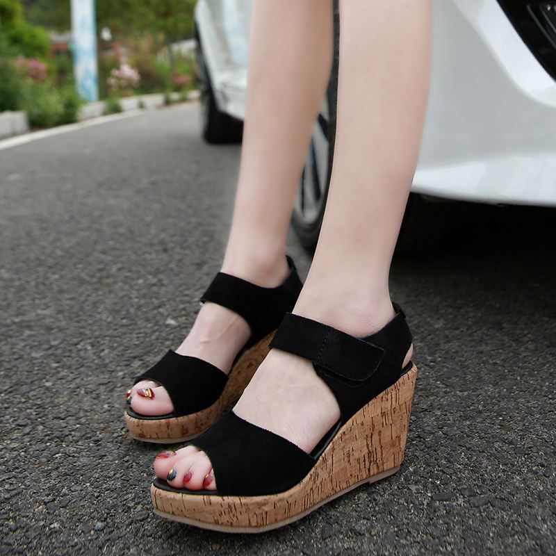 flat heel sandals