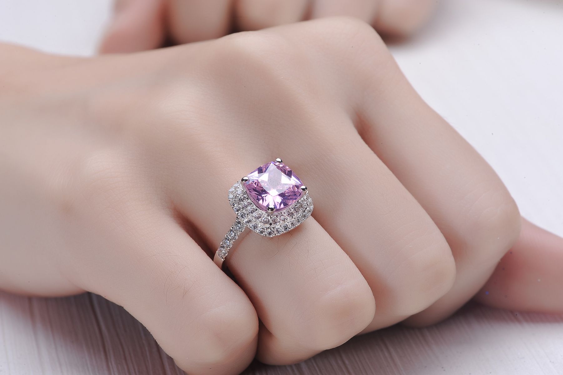 Satin Al Vintage Yastik Cut 1ct Pembe Sentetik Elmas Kadinlar Evlilik Yuzuk Kati Gumus 18 K Beyaz Altin Kapak Ince Kadin Parmak Taki Tl1 164 4 Tr Dhgate Com