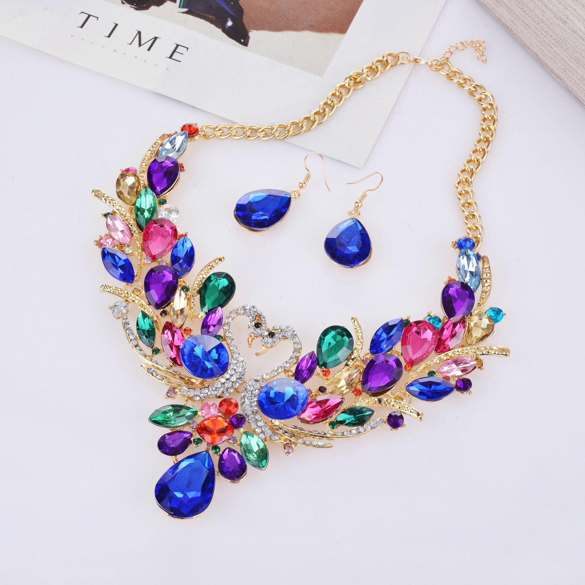 2017 Nuevas Mujeres de Collar de Moda Forma de Cisne Diamantes de Colores Collares Cortos de Señora Party Collar Colgante de Regalo de La Joyería SETS
