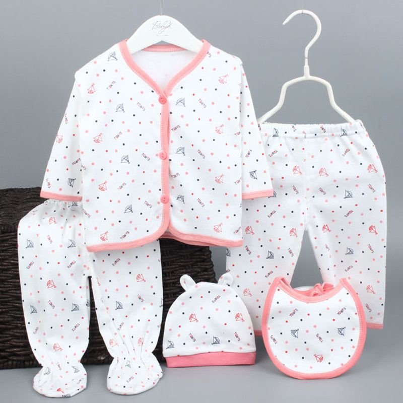 baby set of clothes