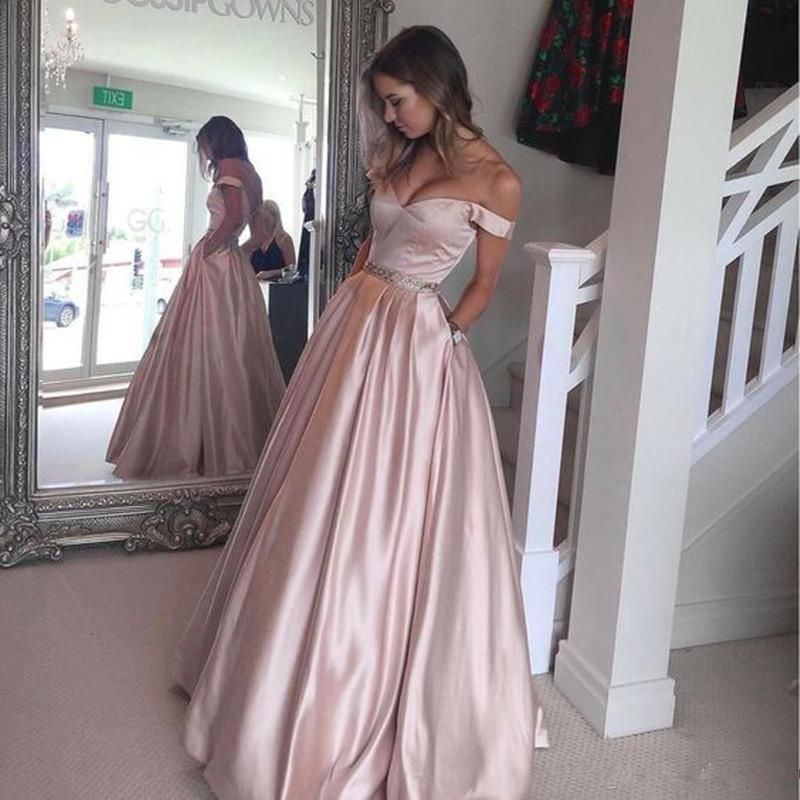 Simples Cetim Rosa Luz Longo Vestidos De Baile 2017 Fora Do Ombro A Linha  Vestido De Festa À Noite Vestidos De Formatura Custom Made O Comprimento  Frisado De Lilliantan, $623,4 | Pt.Dhgate.Com