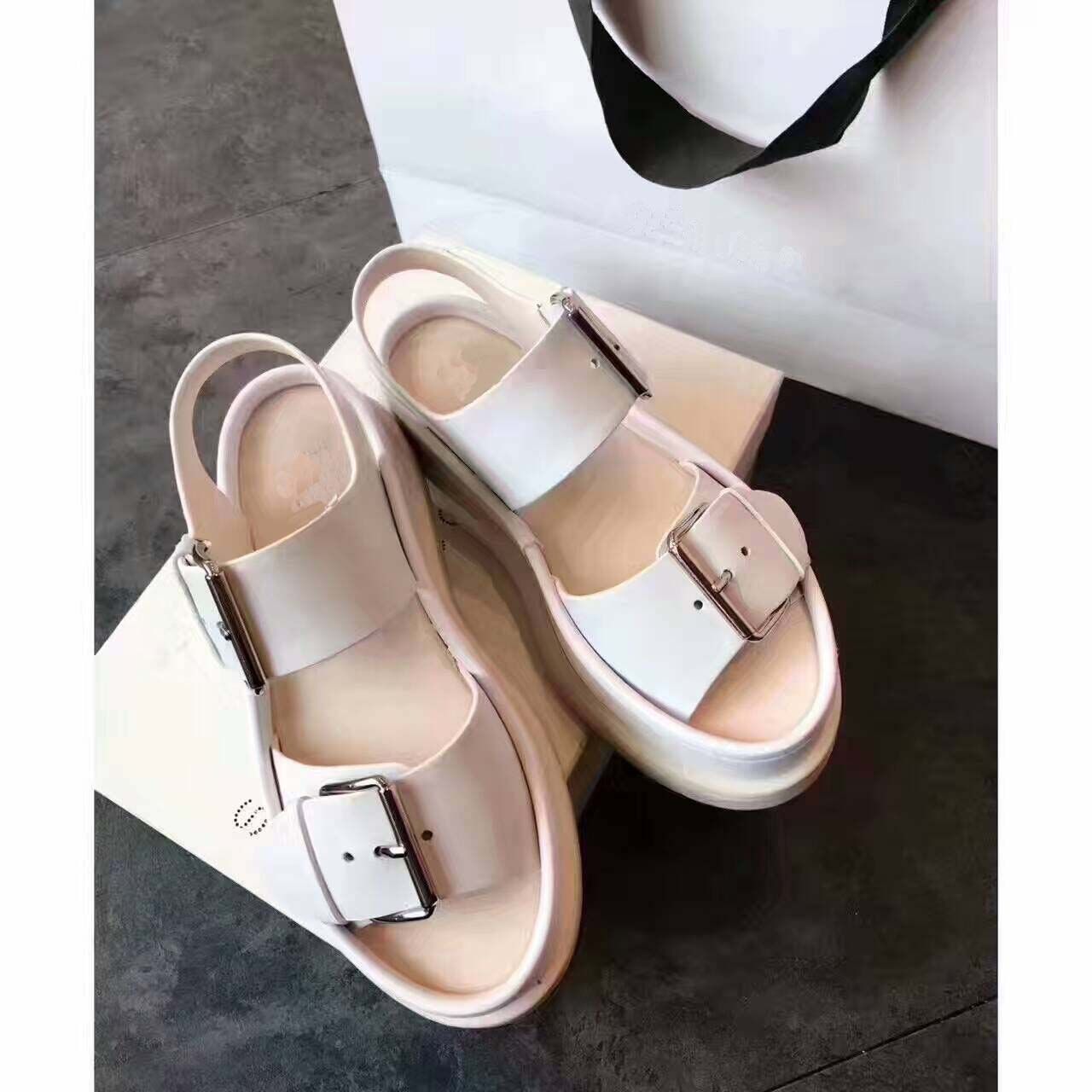 comfortable summer shoes