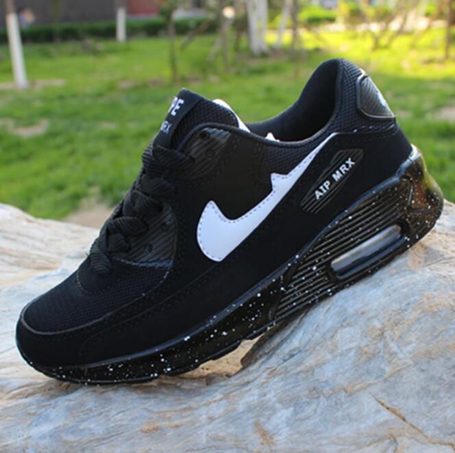 boys black sports shoes