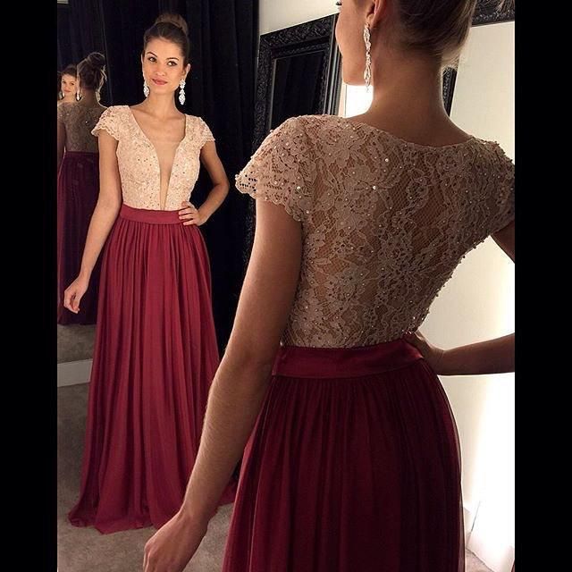 Ventas calientes Vestidos largos de encaje con cuentas Manga corta con cuello en V profundo Una Ventas calientes Vestidos largos de encaje con cuentas Manga corta con cuello en V profundo Una
