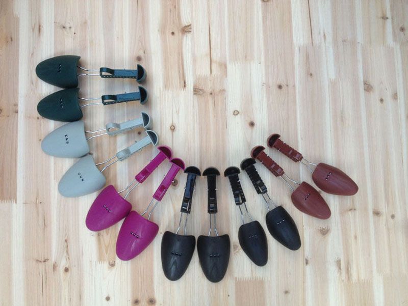 women's shoe trees plastic