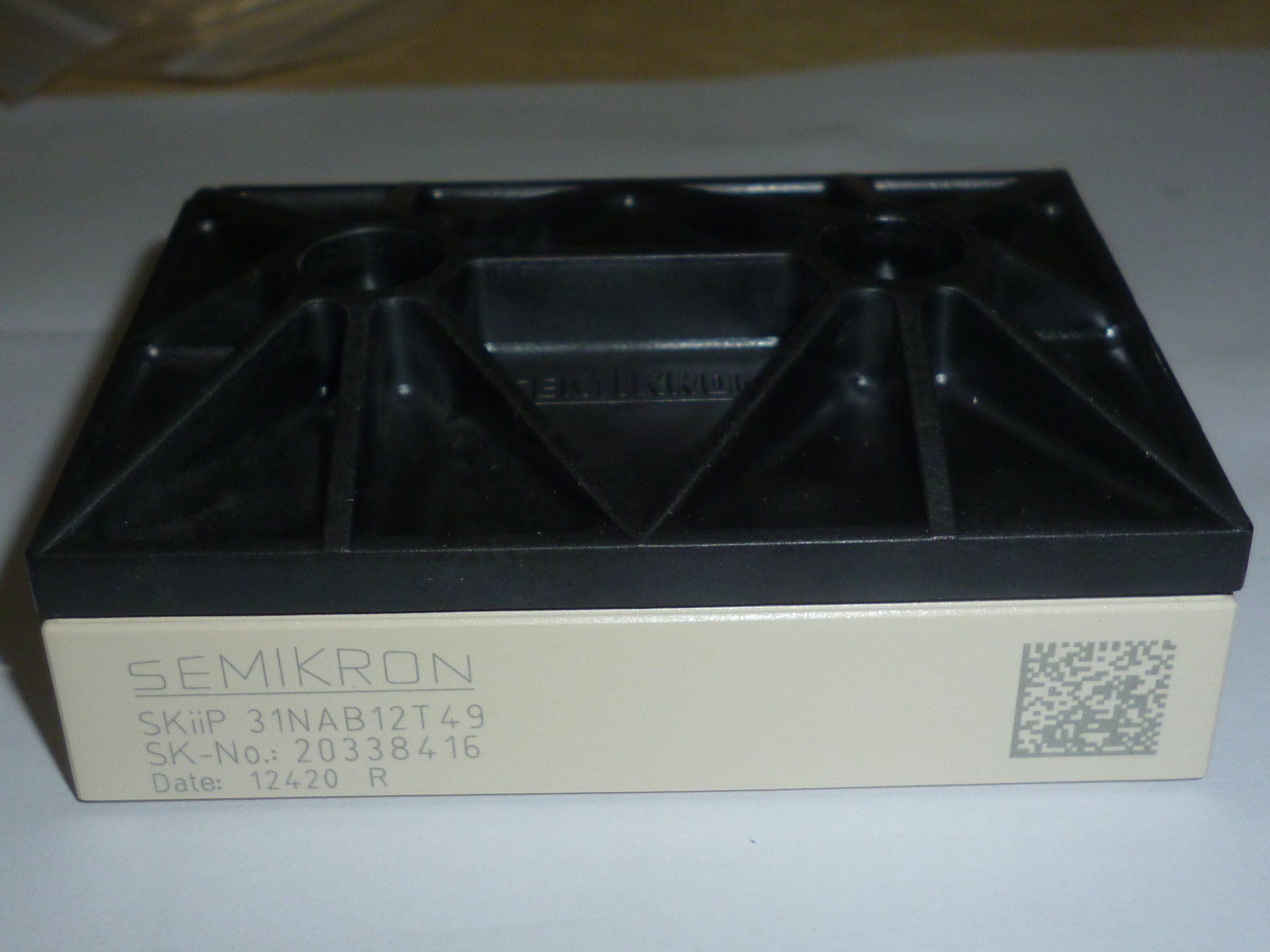 ONE NEW SEMIKRON module SKIIP31NAB12T49 ONE NEW SEMIKRON module SKIIP31NAB12T49