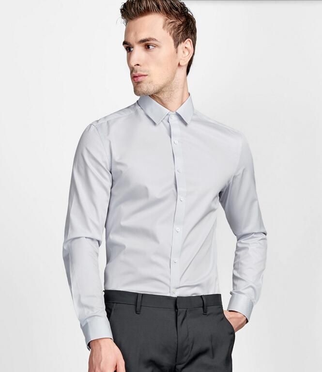 hombres con camisa