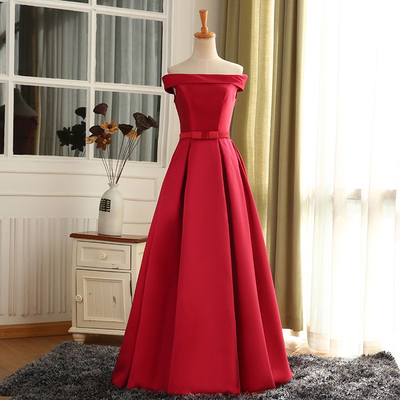 Buenos vestidos de satén para damas de honor fuera del hombro 2018 Rosado Borgoña Rojo Vestidos Buenos vestidos de satén para damas de honor fuera del hombro 2018 Rosado Borgoña Rojo Vestidos