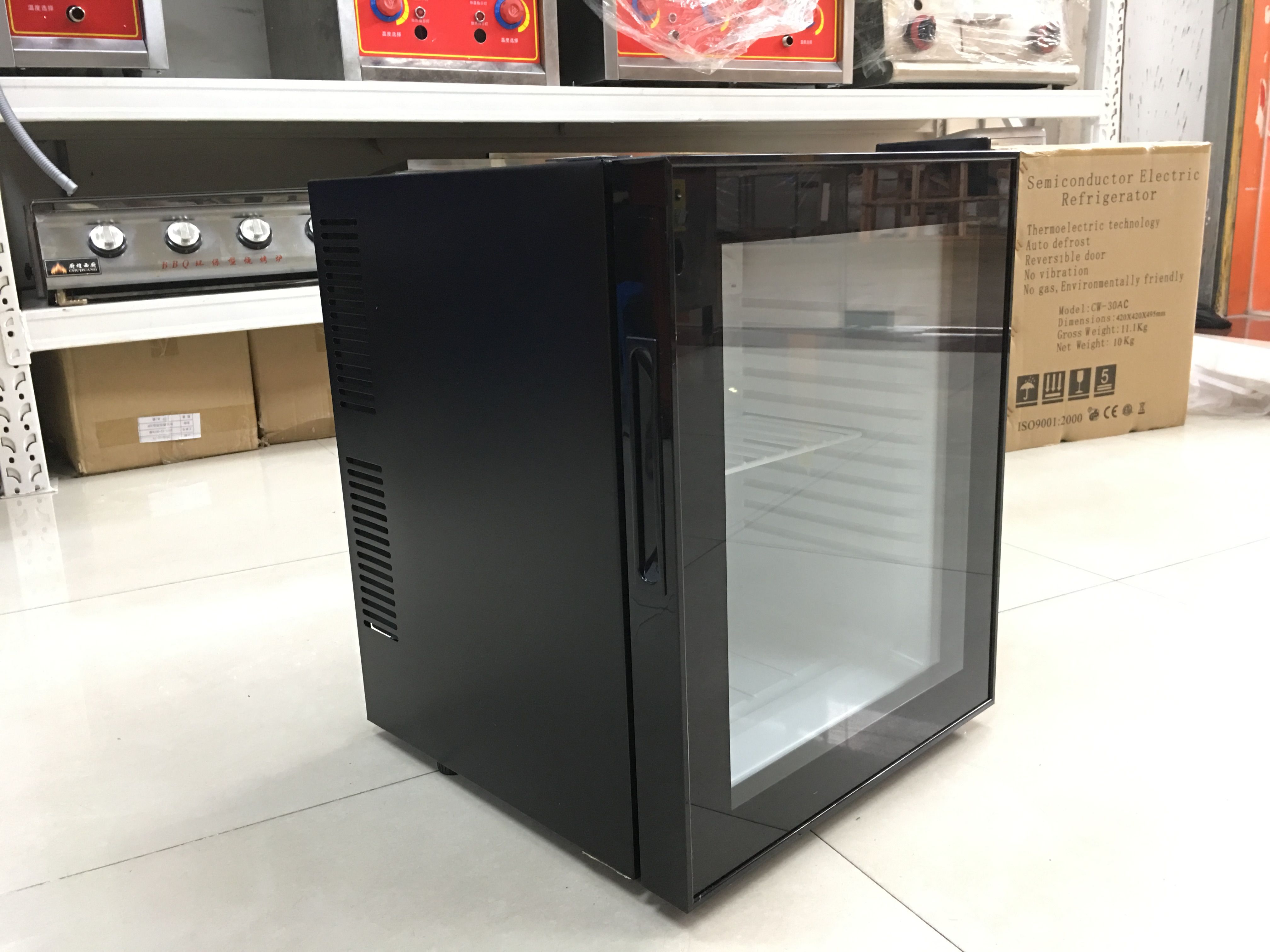 2019 30l Home Use Glass Display Car Mini Refrigerator Door With Low Noisy Glass Door Bar Fridge From Yokeybaby 105 53 Dhgate Com