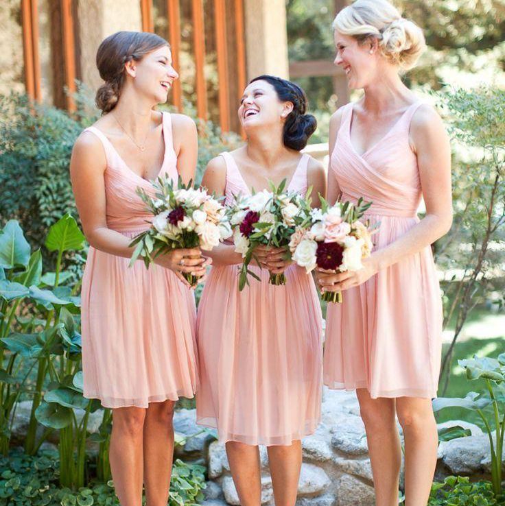 2022 Vestidos de dama de honor cortos de color rosa claro en V CHIFFON CHIFFON CARATE COMENTO DE NECESO Vestidos de invitado de boda sexy para bodas 2022 Vestidos de dama de honor cortos de color rosa claro en V CHIFFON CHIFFON CARATE COMENTO DE NECESO Vestidos de invitado de boda sexy para bodas