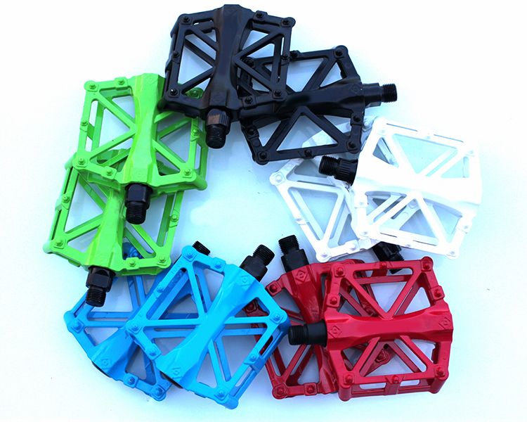 mtb pedals blue