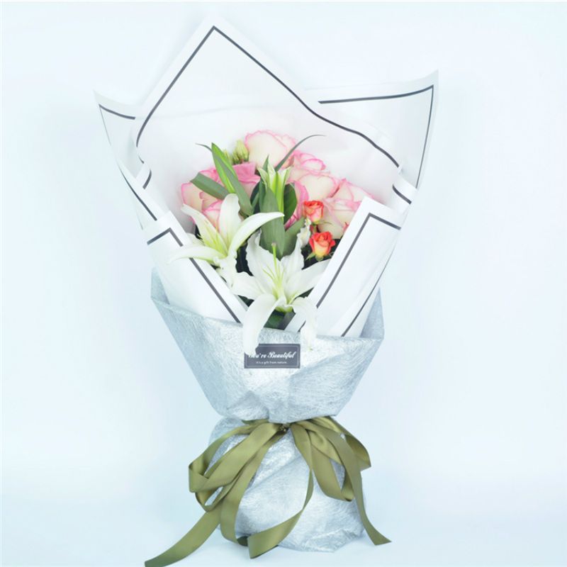 Стильная упаковка цветов. Объемная упаковка букета. Корейская упаковка для цветов. Воздушная упаковка цветов. Оригинальная упаковка для цветов.