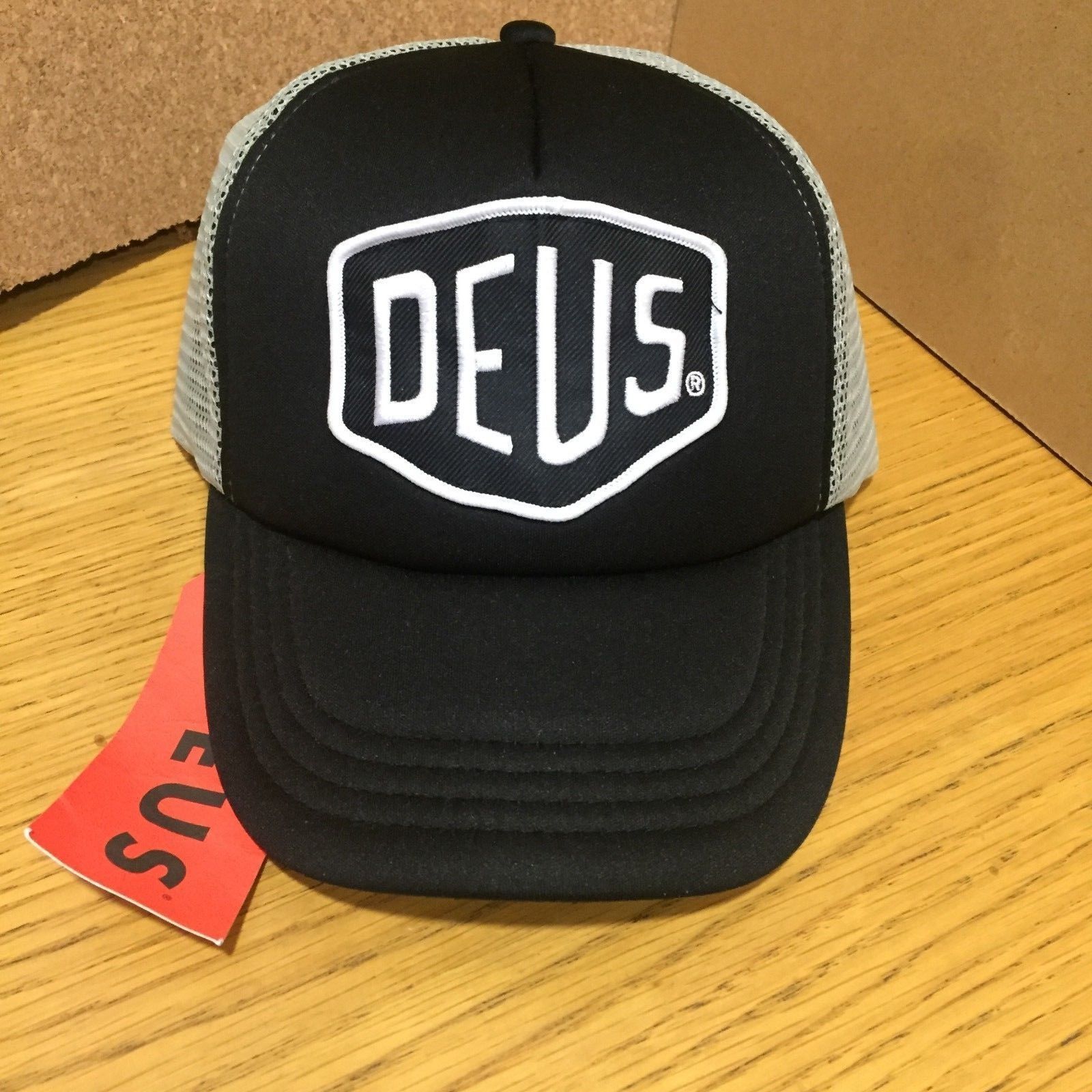 deus snapback