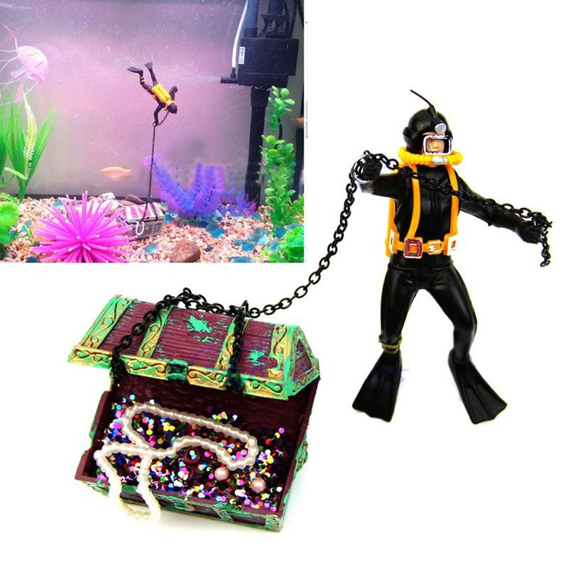 2021 Novelty Hunter & Treasure Chest Figure Action Aquarium Fish Tank