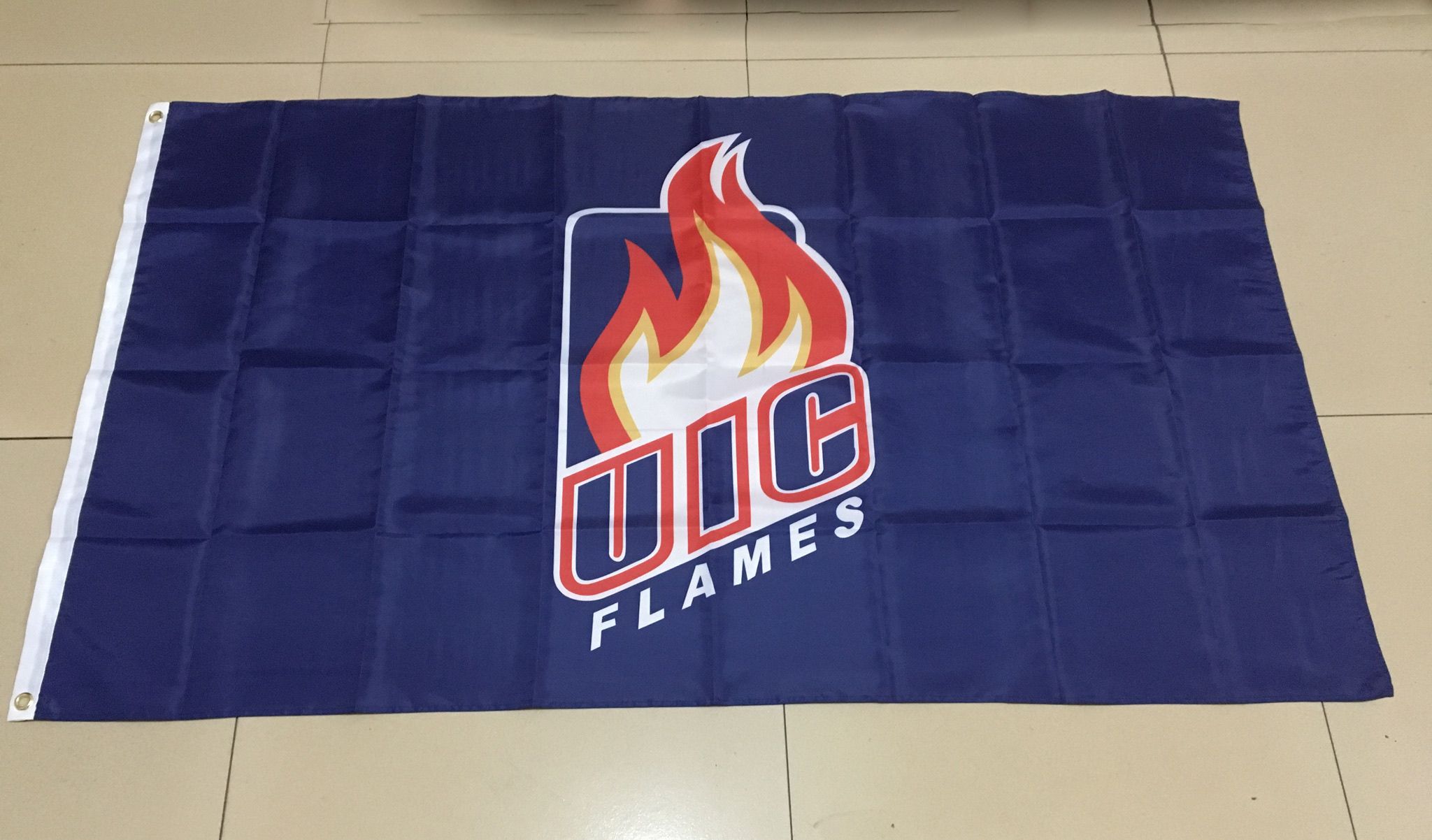 2020 Ncaa Uic Flames Team Polyester Flag 3ft 5ft 150cm 90cm Flag