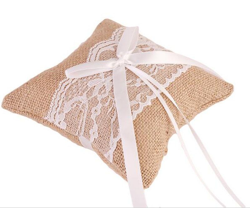 Ringkissen Zur Hochzeit Vintage Look Weiss Mit Rosen Schleife Aus