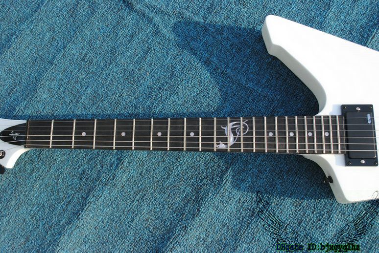 Grosshandel Gitarrenfabrik James Hetfield Schlangenbyte In Weisser E Gitarre Gitarren In Sonderform Von Bjxgyqlhz 244 12 Auf De Dhgate Com Dhgate