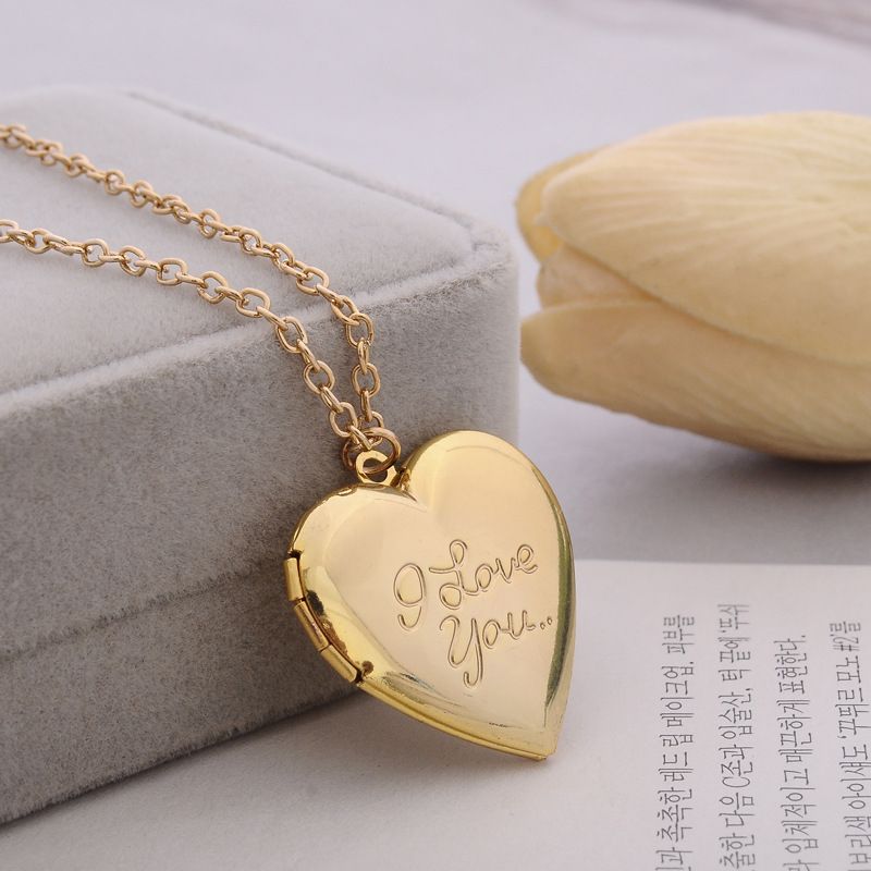 Locket Necklace Gold Chain Heart Secret 