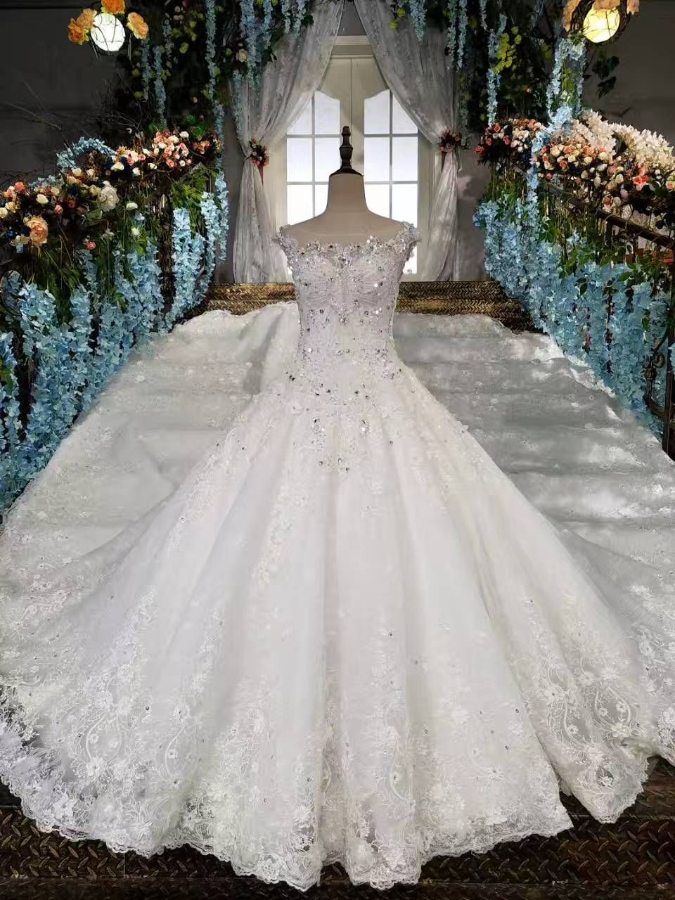 bridal dresses with long trains